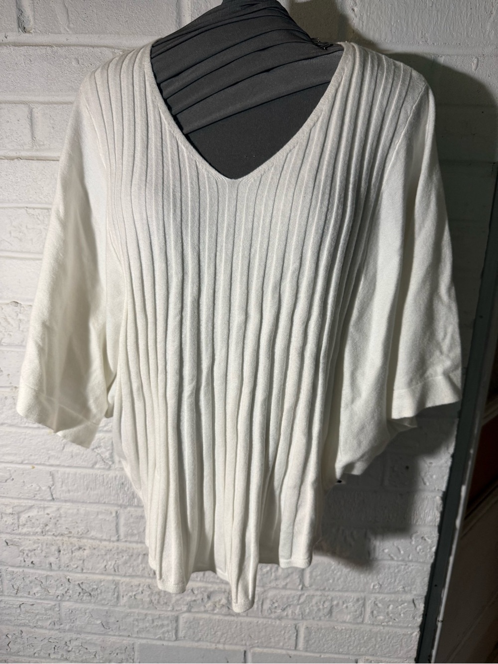 Liquido Eggshell Ribbed V‑Neck Knit Top